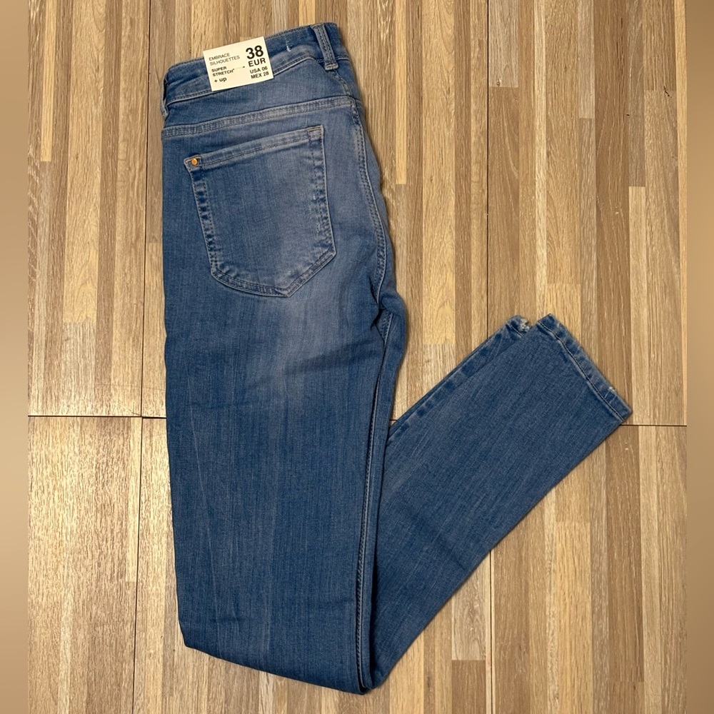Zara Embrace Silhouette Super Stretch + Up Jeans